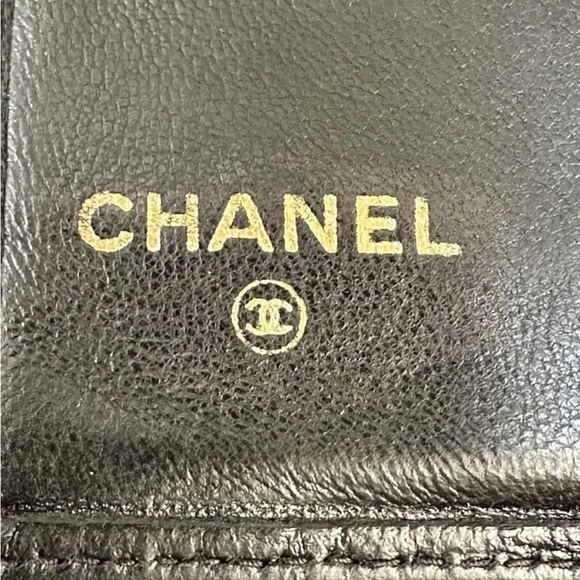 Vintage Chanel Black Quilted Caviar Leather Bifold Unisex Wallet - Picture 4 of 13